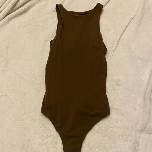 SKIMS Fits Everybody High Neck Bodysuit in Cocoa Sz XS *WORN ONCE* - Picture 4 of 4